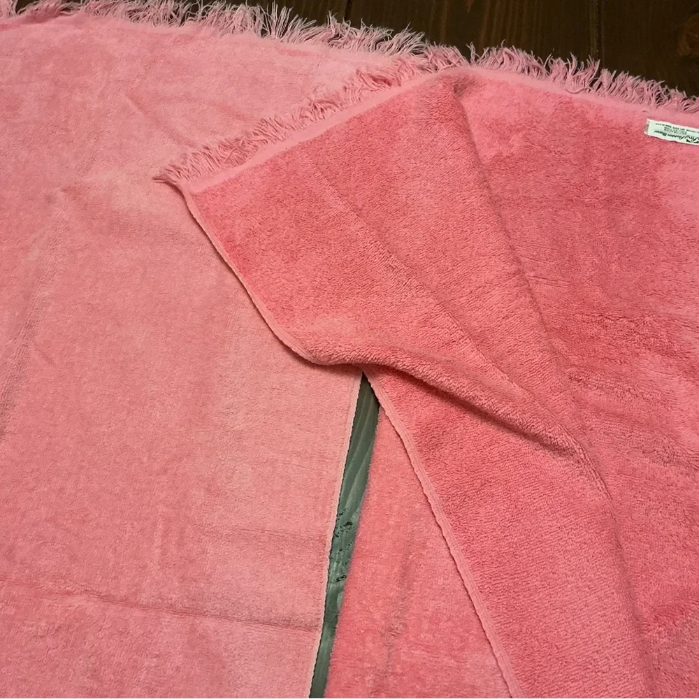 Vintage pair of Bath towels